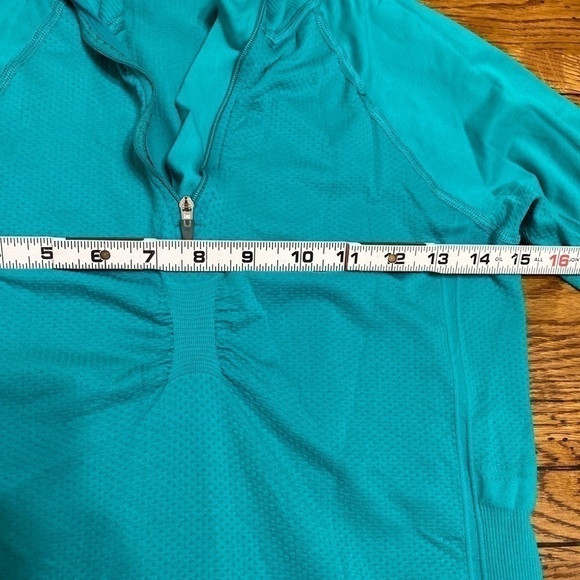 𝅺lucy Medium 1/4 Zip Knit Pullover Teal Running shirt. - Picture 6 of 9